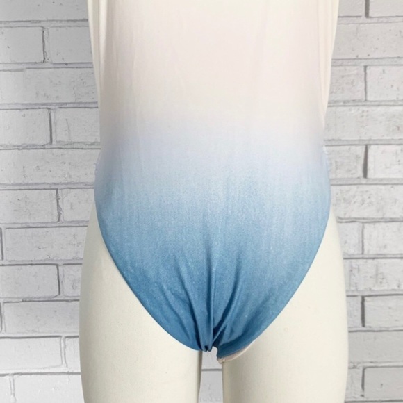 Aerie Women’s Yellow and Blue Ombré Swimsuit - Picture 4 of 9